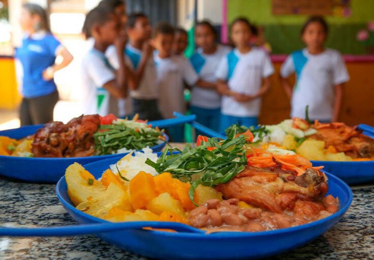 Escolas e Universidades